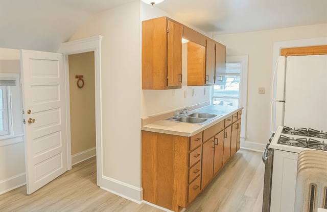 300 Steward Ave photos photos