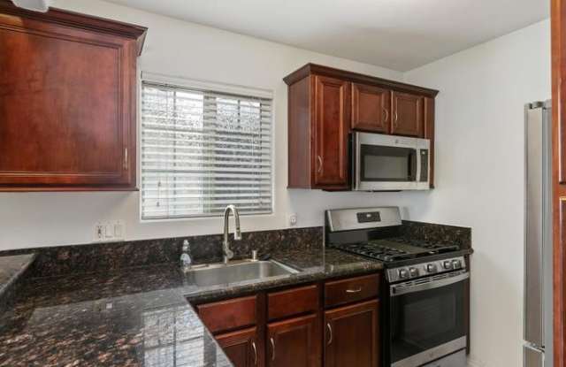 4524 Wilson Ave Unit 206 photos photos