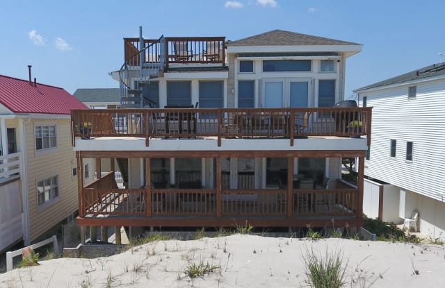 107 N Ocean Avenue - 107 North Ocean Avenue, Surf City, NJ 08008
