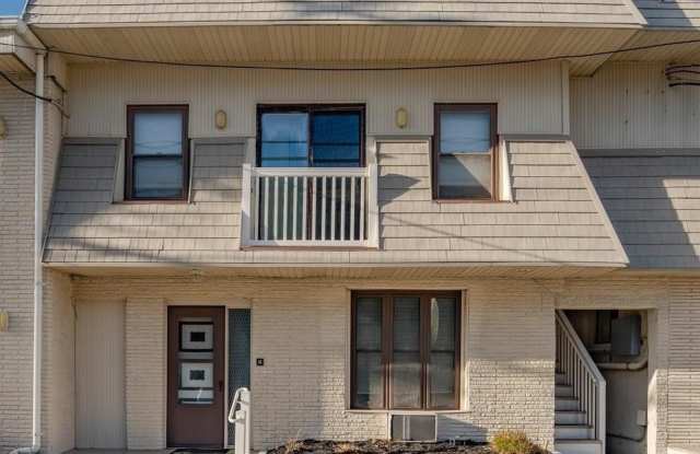 9413 Pacific Ave - 9413 Pacific Avenue, Margate City, NJ 08402