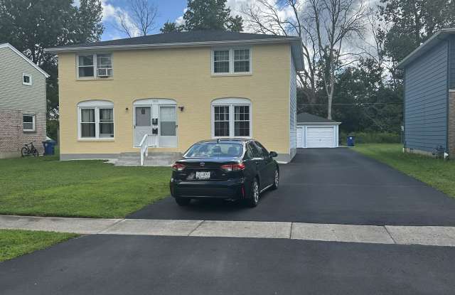 102 East Summerset Lane Gallery 2