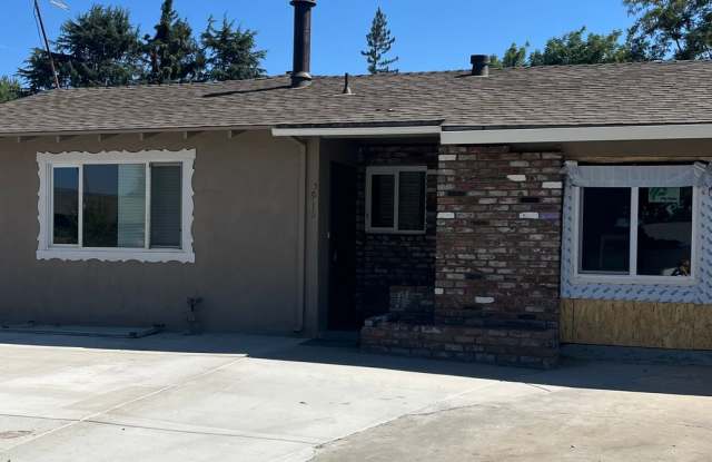 Spacious 4 BD/2 Bath in centrally located Modesto! photos photos