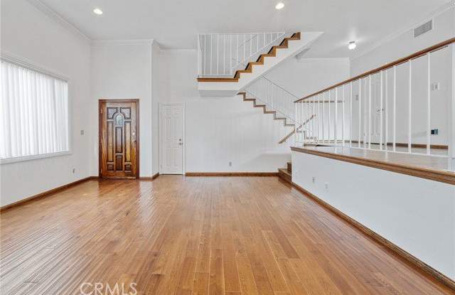 807 North Sycamore Avenue Gallery 4