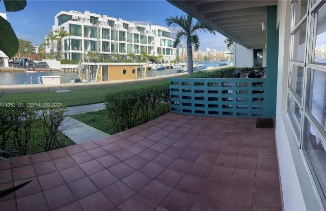 3923 NE 166th St photos photos