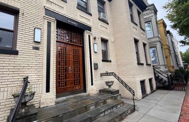 Lovely 1 BR/1 BA Condo in Georgetown! photos photos