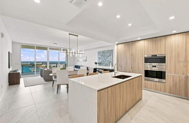 5713 BOWEN DANIEL Drive Gallery 4