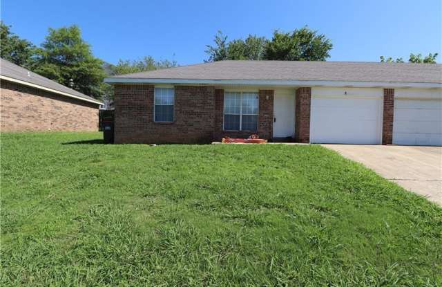 4240 Delmon  LN Unit #B photos photos