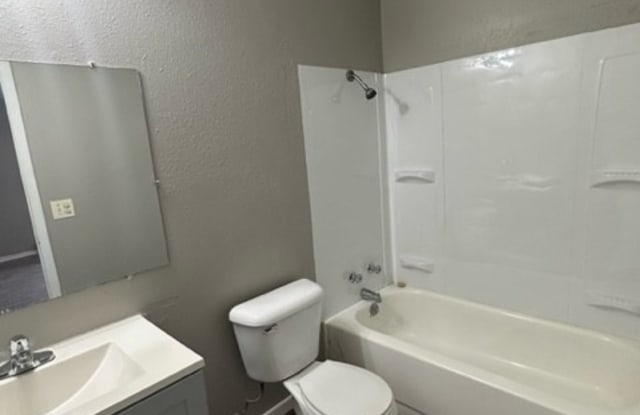 211 S Carolina - A Gallery 4