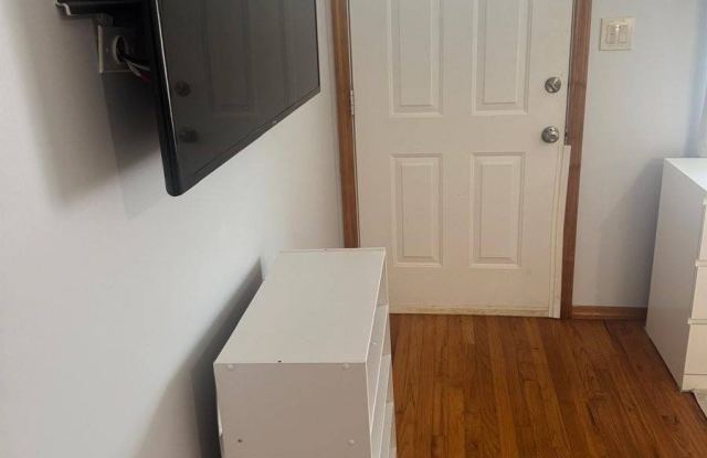 40 Hemlock Lane Gallery 2