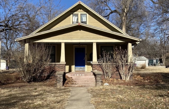 1216 Colorado St - 1216 Colorado Street, Manhattan, KS 66502
