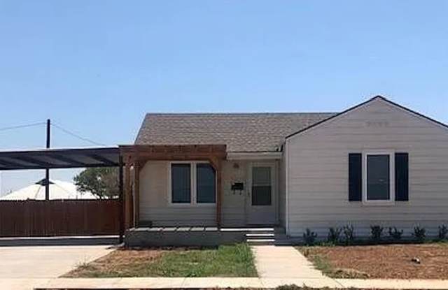 Cute 2 bedroom 1 bathroom house! Gallery 3