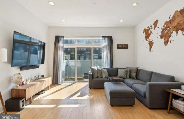 1119 N HOWARD ST photos photos