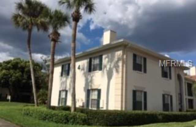 10318 CLUB CIRCLE - 10318 Club Circle, Carrollwood, FL 33618