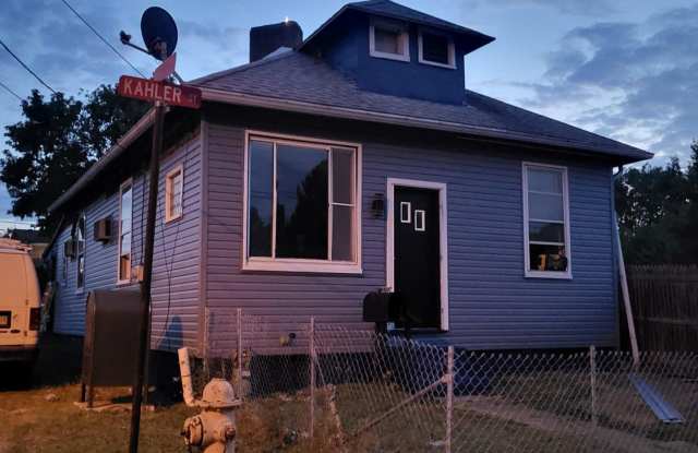 Newly update 3 bedroom 2 bath house in Duquense photos photos