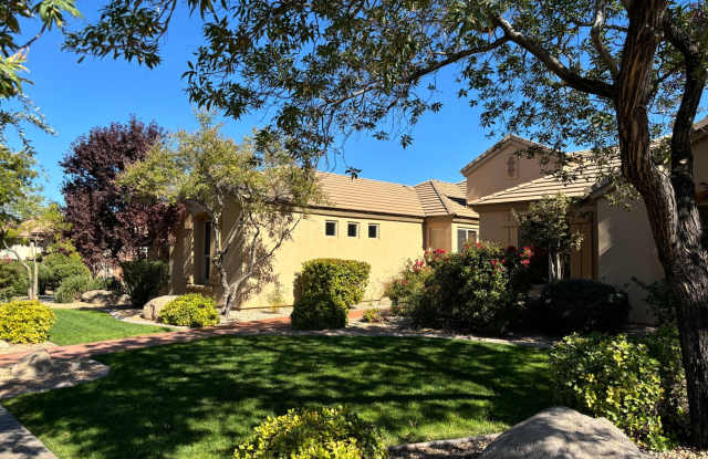 Short term lease! Coral Canyon on Golf Course with POOL- FURNISHED & PARTIALLY FURISNHED OPTION Gallery 3
