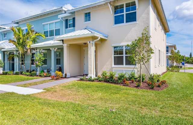1040 Eucalyptus Dr photos photos