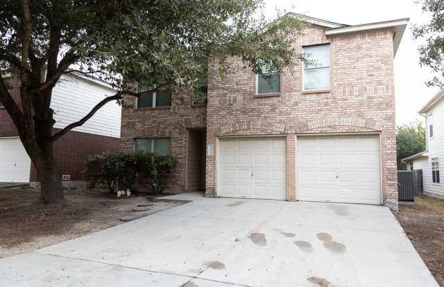 SPACIOUS 4 BEDROOM 2.5 BATH FEATURING MASTER BEDROOM DOWNSTAIRS*EASY ACCESS TO 151, POTRANCO, SEA WORLD, SHOPPING,  LACKLAND AFB - 9531 Sage Terrace, San Antonio, TX 78251
