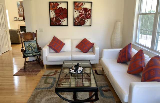 131 Heritage Avenue Gallery 4