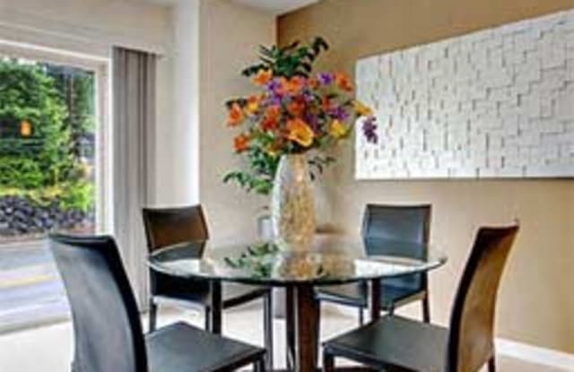 Compass Apartments Gallery 4