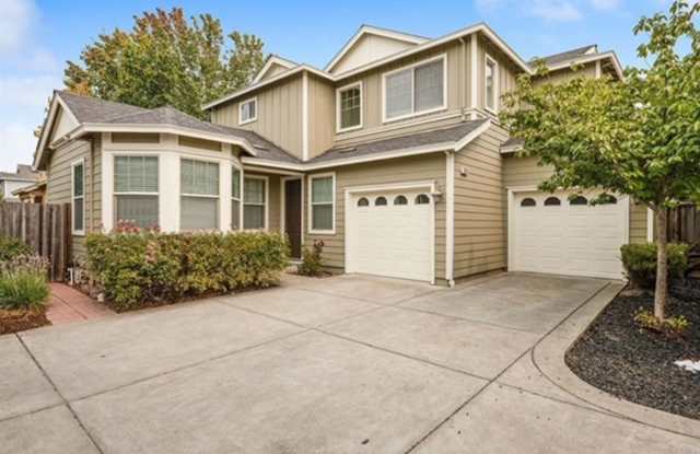 2351 Tedeschi Drive in Santa Rosa - 1 Large Bedroom and Full Bath on 1st Level ~ Big Garage photos photos