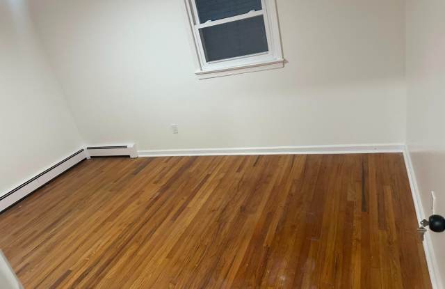 448 Baker Place Gallery 3