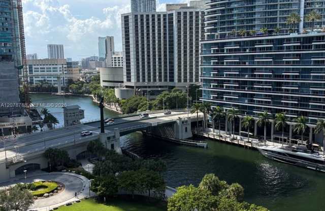 475 Brickell Avenue Gallery 1