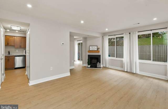 18646 MUSTARD SEED Court Gallery 2