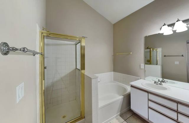 4872 N Silverlace Dr Gallery 4