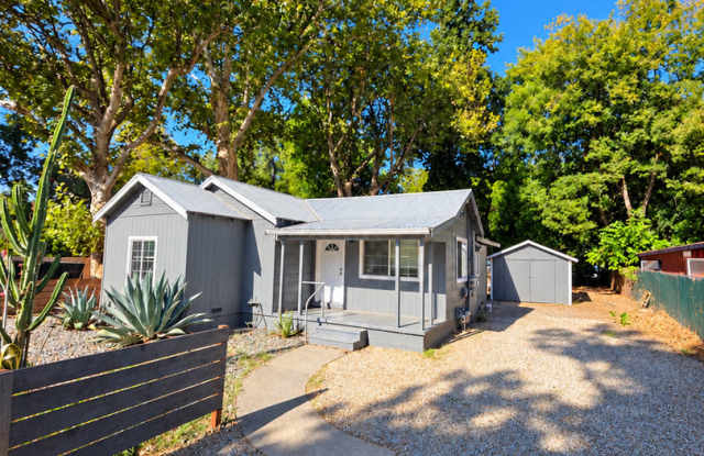 3 BED/ 1 BATH IN REDDING, CA Gallery 3
