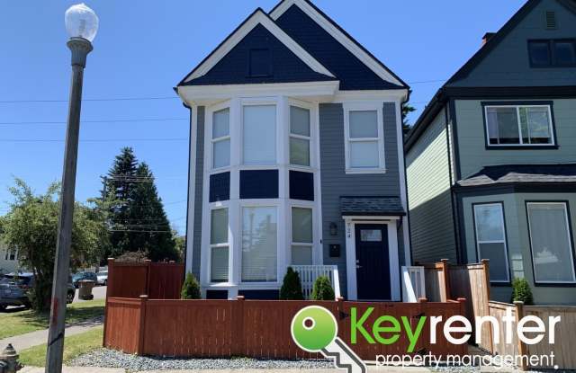 Newly Remodeled Centrally Located Tacoma House photos photos