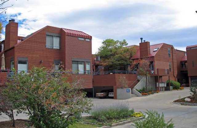 Short-mid term housing, furnished condo 2 bed/2 bath walking distance to Pearl St., CU and close to Hiking and Biking photos photos