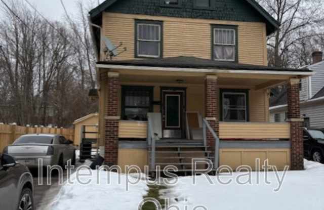 633 Cassius Ave photos photos