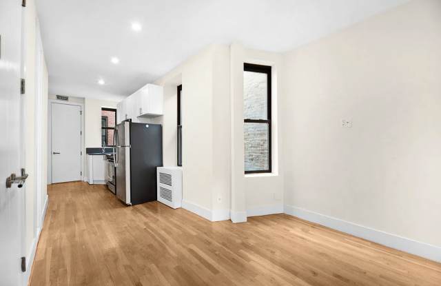 247 W 47th St Gallery 2