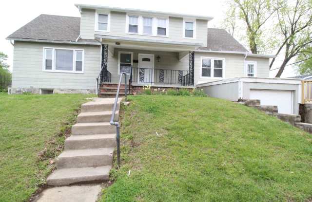 3 Bedroom 2 Bath Home In Kansas City Kansas - 2310 West 41st Avenue, Kansas City, KS 66103