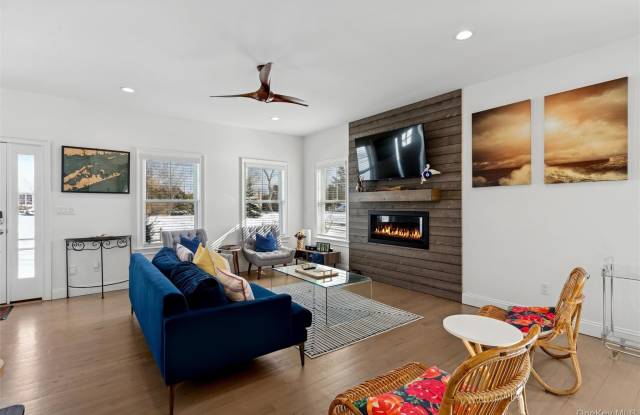 1510 Maple Lane Gallery 3