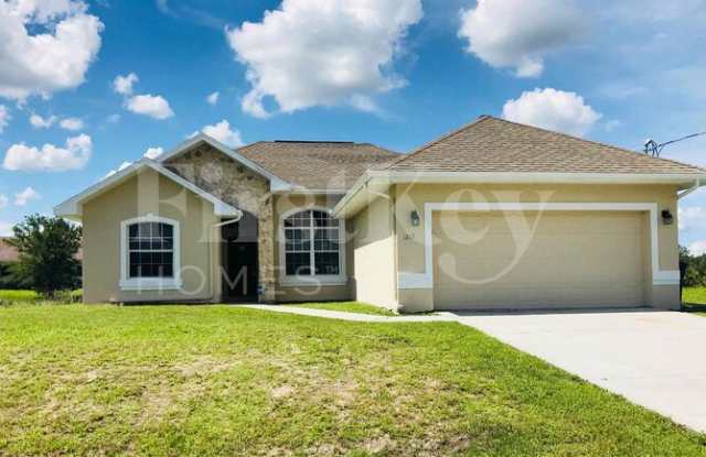 1215 Dodwin Street East photos photos