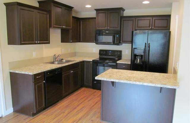 3 Bed 2.5 Bath  Townhome Near Vancouver Mall in Walnut Grove Neighborhood Gallery 4