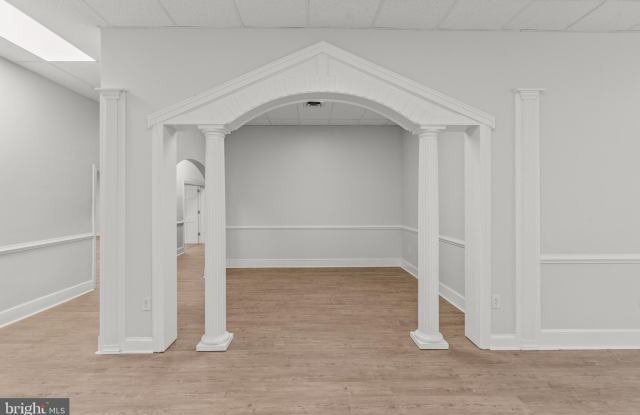 2700 NORTH Avenue Gallery 4