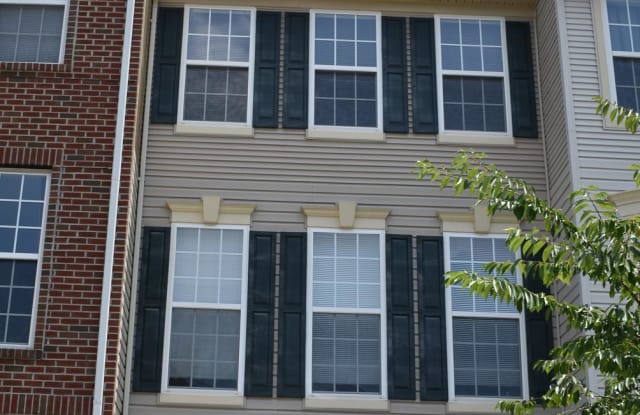 15636 JOHN DISKIN CIRCLE - 15636 John Diskin Circle, Neabsco, VA 22191