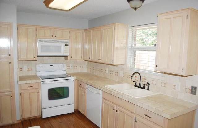 5928 Hilltop Drive Gallery 3