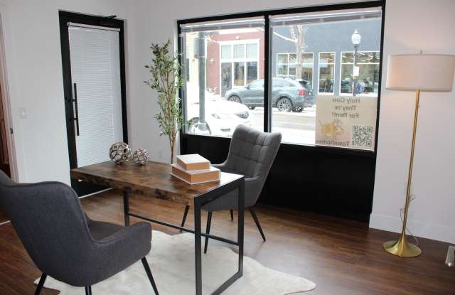 Stunning 3-Story Townhome in Oldtown Louisville Gallery 3