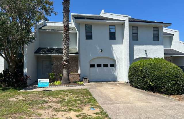 Beautiful James Island 3 BR Townhome With Lake View! - 51 Meander Row, Charleston, SC 29412