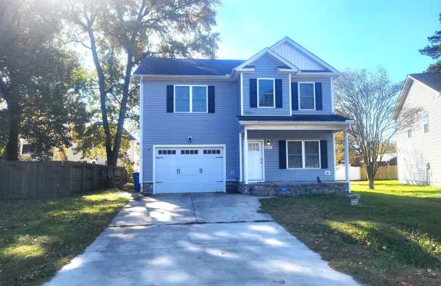 Beautiful 4-Bedroom Home in Chesapeake, VA - 2817 Margaret Booker Drive, Chesapeake, VA 23323