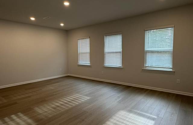 1373 Hasse Avenue Gallery 4
