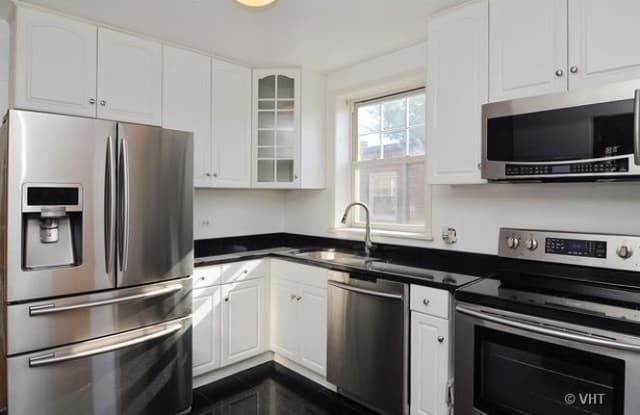 2420 W Farragut Ave photos photos