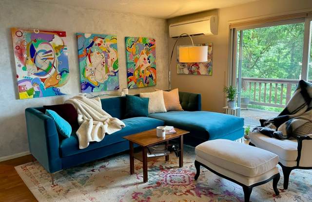 Charming 3 bed 1 bath Gallery 1