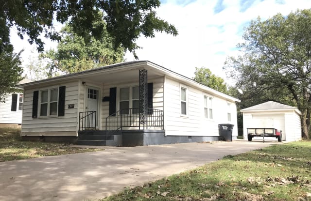 1221 N Louisa Ave photos photos