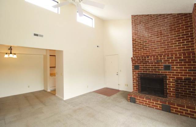 Stunning 2-Bedroom Condo for Rent on Blue Ridge Drive! photos photos