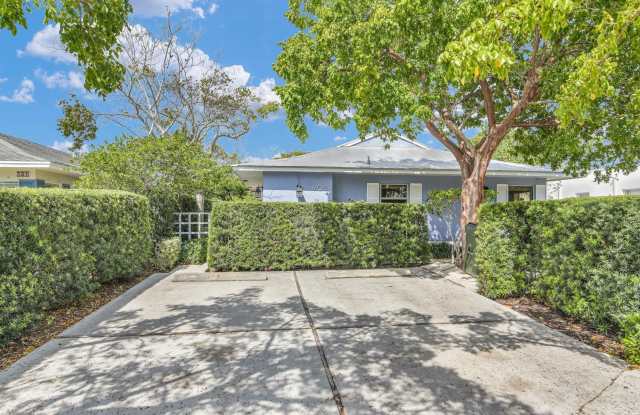 908 NE 8th Avenue photos photos