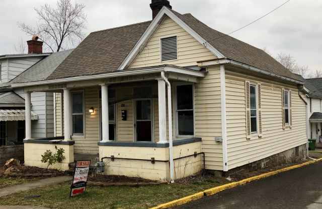 2 Bedroom House in South Park/Greenmont - Available 08/24/2026 Gallery 1